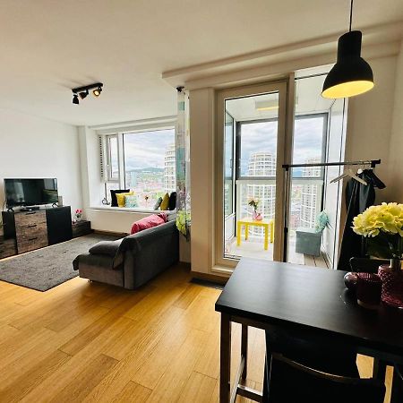 Apartments In Panorama City On 25Th Floor - Amazing View Close To Old Town Братислава Екстериор снимка