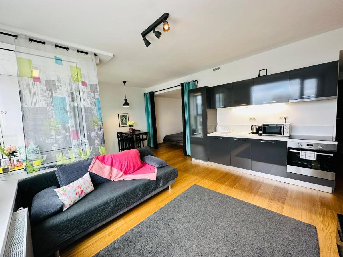 Apartments In Panorama City On 25Th Floor - Amazing View Close To Old Town Братислава Екстериор снимка