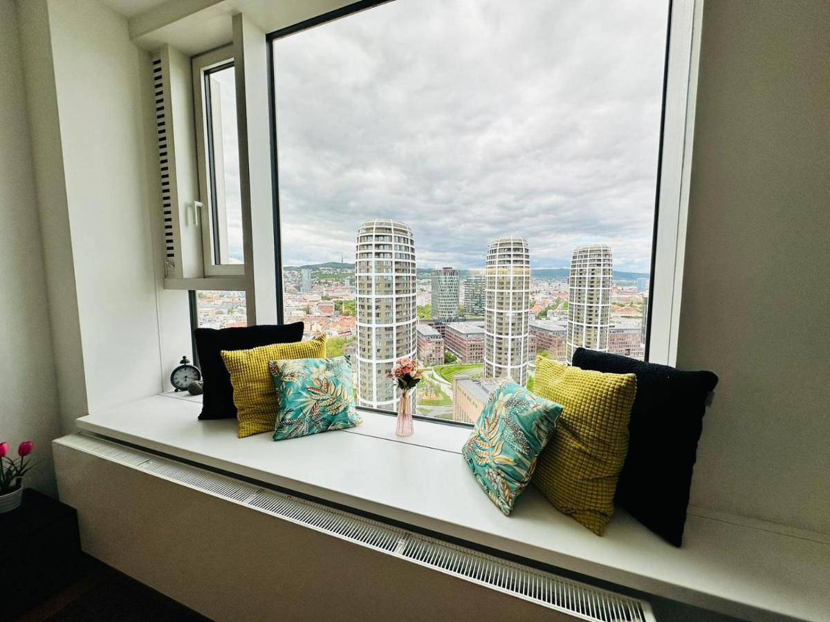 Apartments In Panorama City On 25Th Floor - Amazing View Close To Old Town Братислава Екстериор снимка