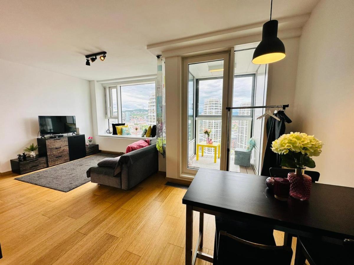 Apartments In Panorama City On 25Th Floor - Amazing View Close To Old Town Братислава Екстериор снимка