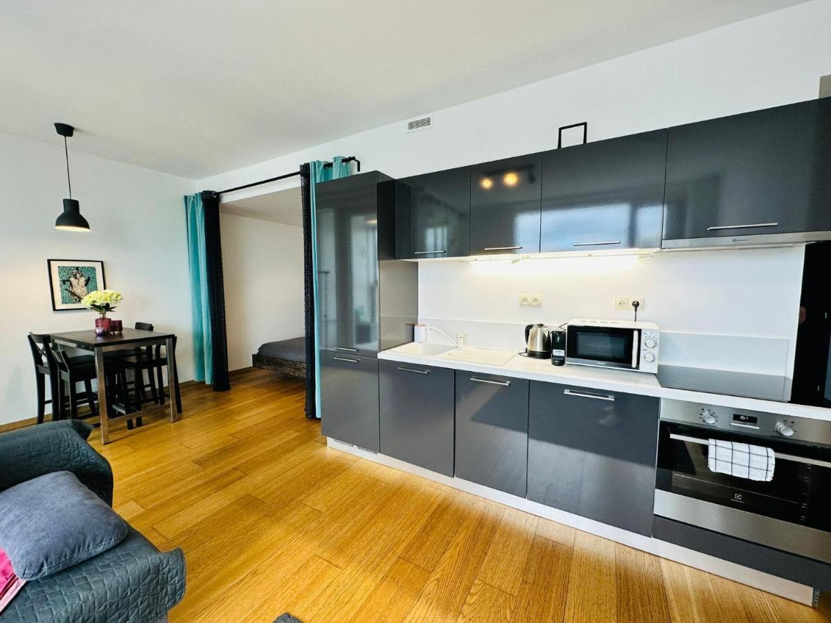 Apartments In Panorama City On 25Th Floor - Amazing View Close To Old Town Братислава Екстериор снимка