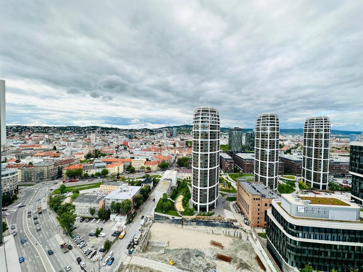 Apartments In Panorama City On 25Th Floor - Amazing View Close To Old Town Братислава Екстериор снимка